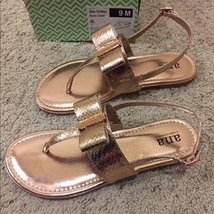 ANA SENNA- Women’s Sandals in Rose Gold-Size 9